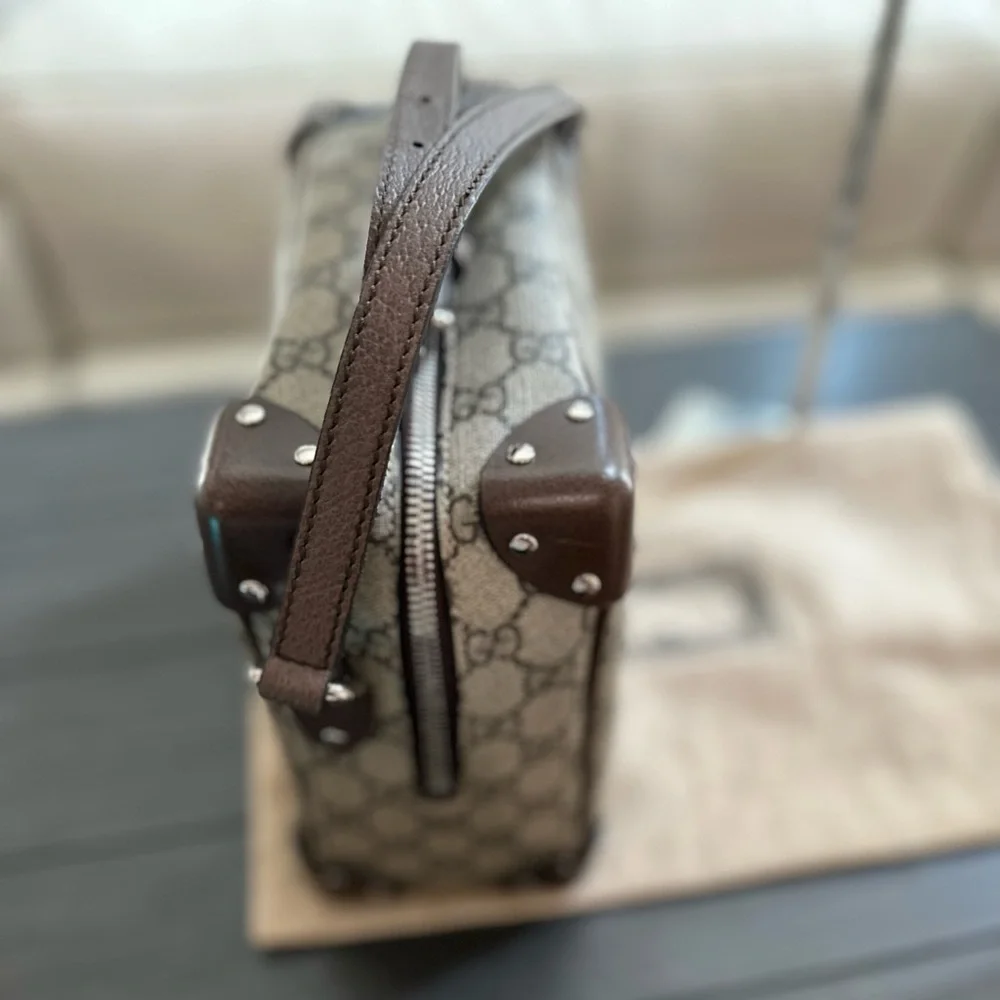 AUTHENTIC Gucci GG Supreme Tote Shoulder Bag - Picture 2 of 13